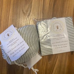 Set of 2 Burt’s bees mini crib sheets
